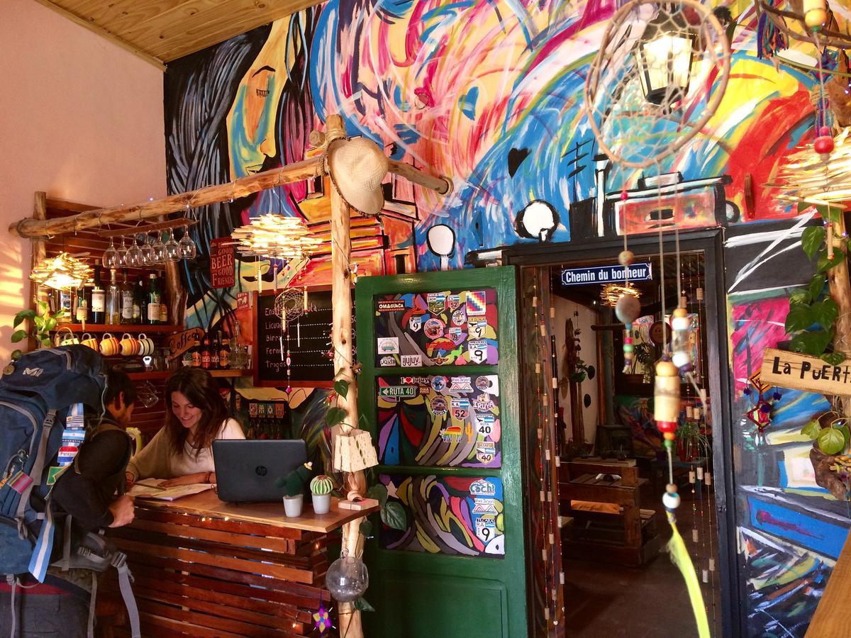 La Puerta Verde Hostel & Bar Умауака Экстерьер фото