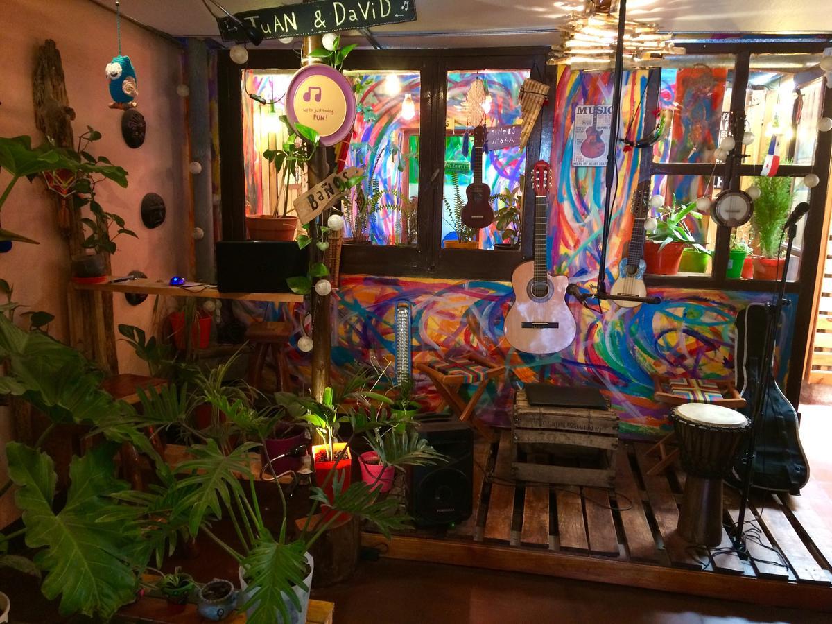 La Puerta Verde Hostel & Bar Умауака Экстерьер фото
