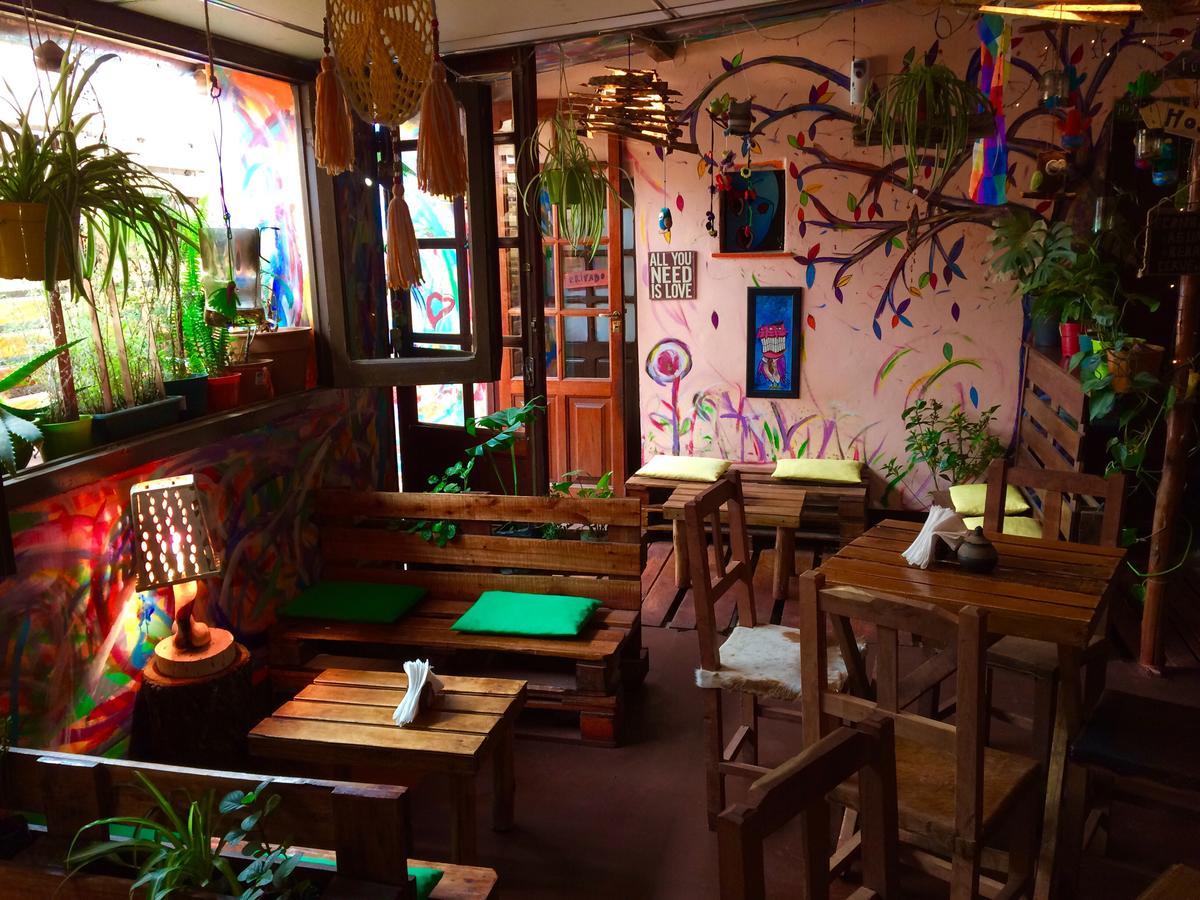 La Puerta Verde Hostel & Bar Умауака Экстерьер фото
