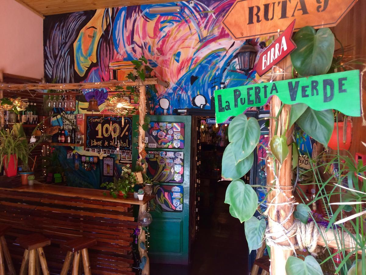 La Puerta Verde Hostel & Bar Умауака Экстерьер фото